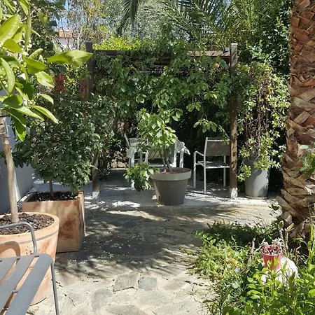 Lumineux Avec Jardin Privatif Апартаменты *