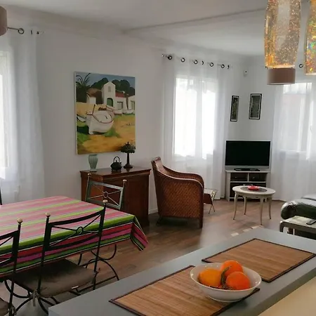 Lumineux Avec Jardin Privatif Апартаменты *